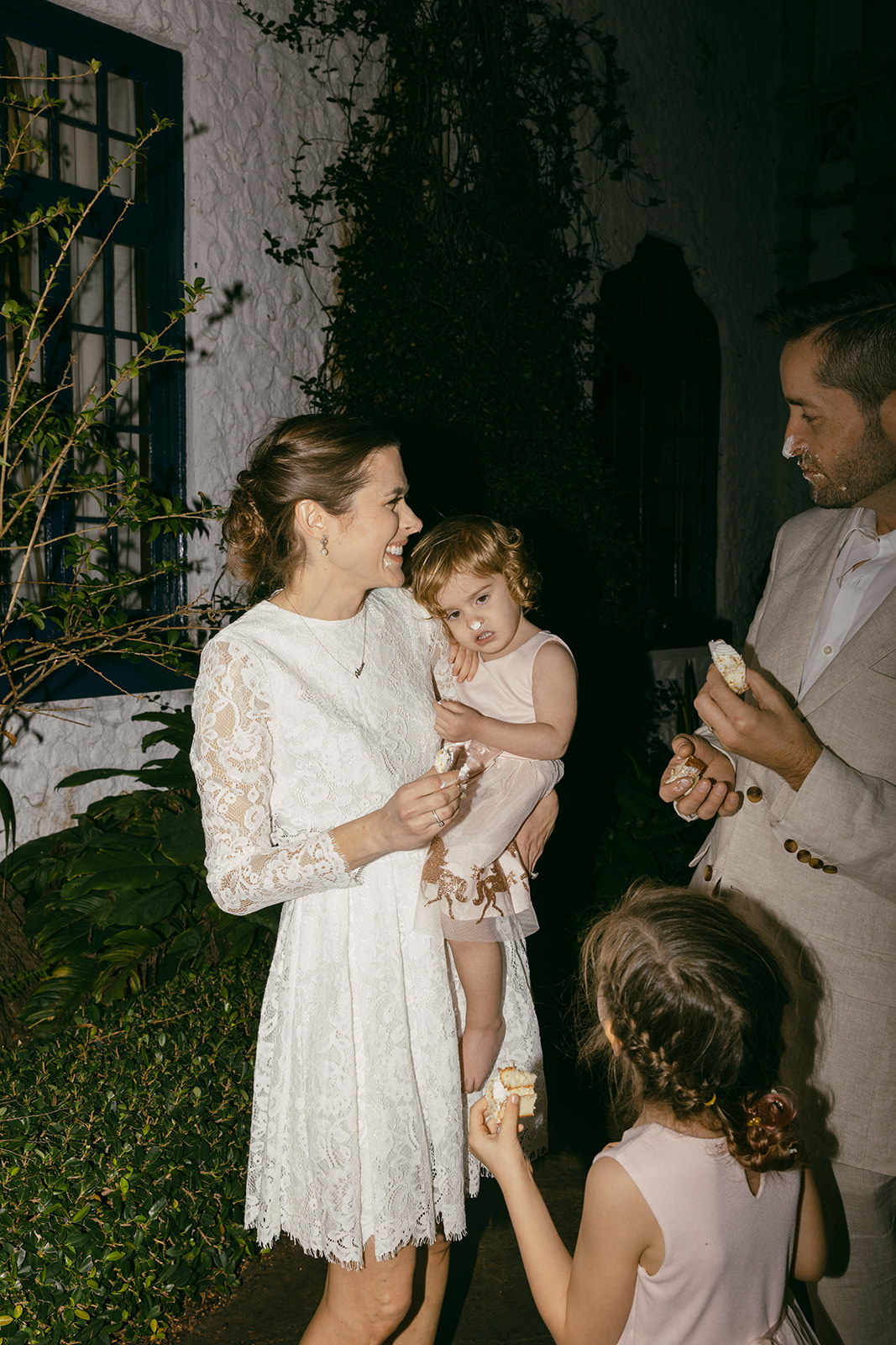 Mallorca Elopement Pictures Spain Wedding Photographer Cake Cutting