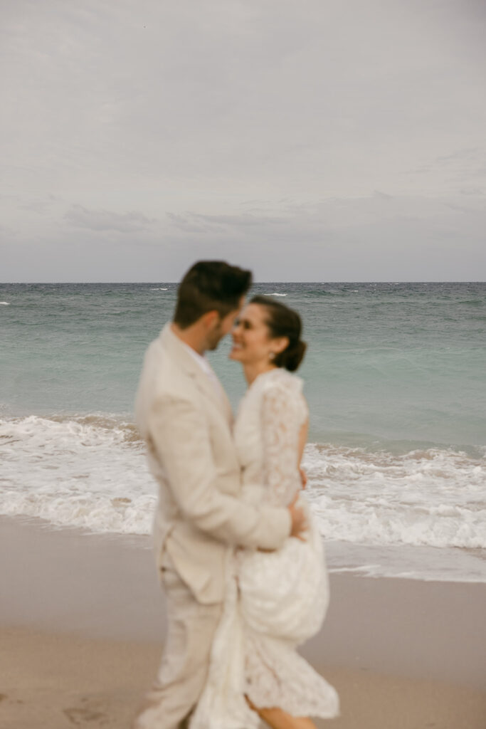 Beachside Mallorca Elopement Photographer