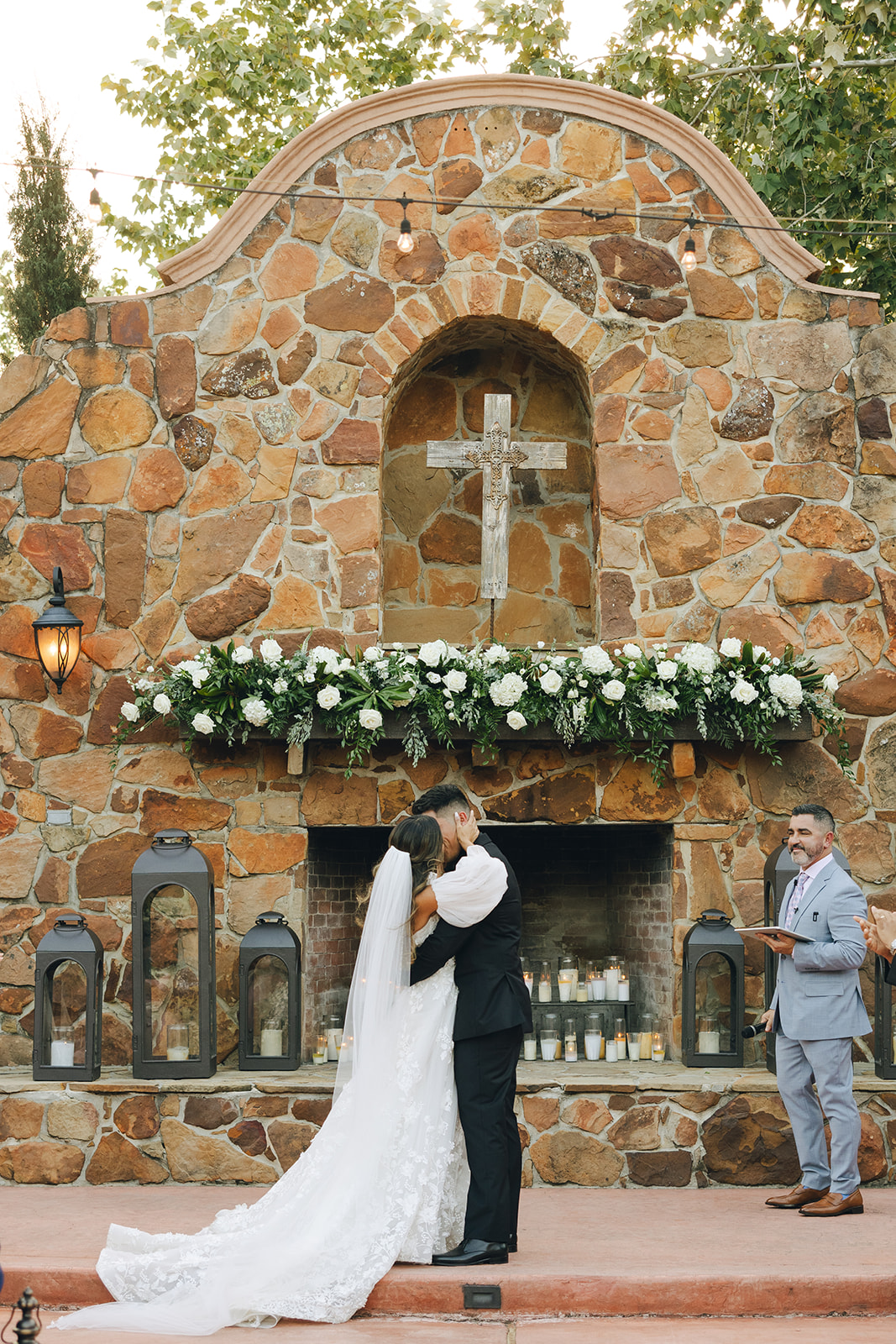 Texas Wedding Photographer Ceremony Moments First Kiss