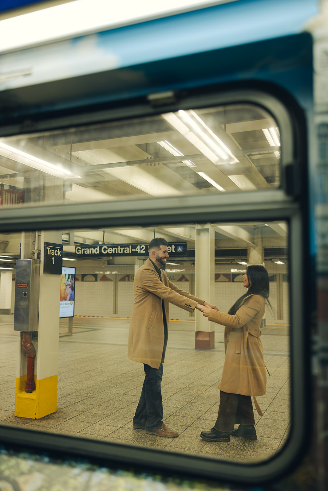 nyc subway couple photography engagement session new york city couples photographer