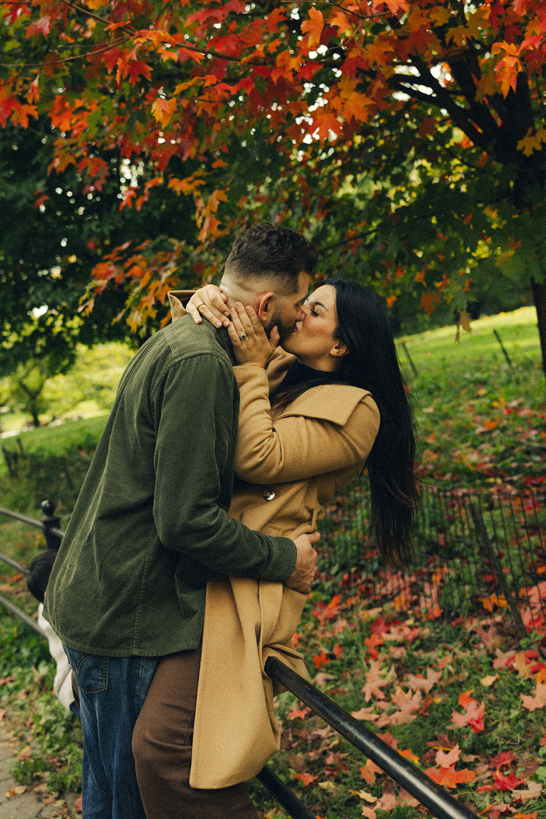 nyc central park fall couples session new york wedding photographer engagement session new york city wedding photographer kissing couple