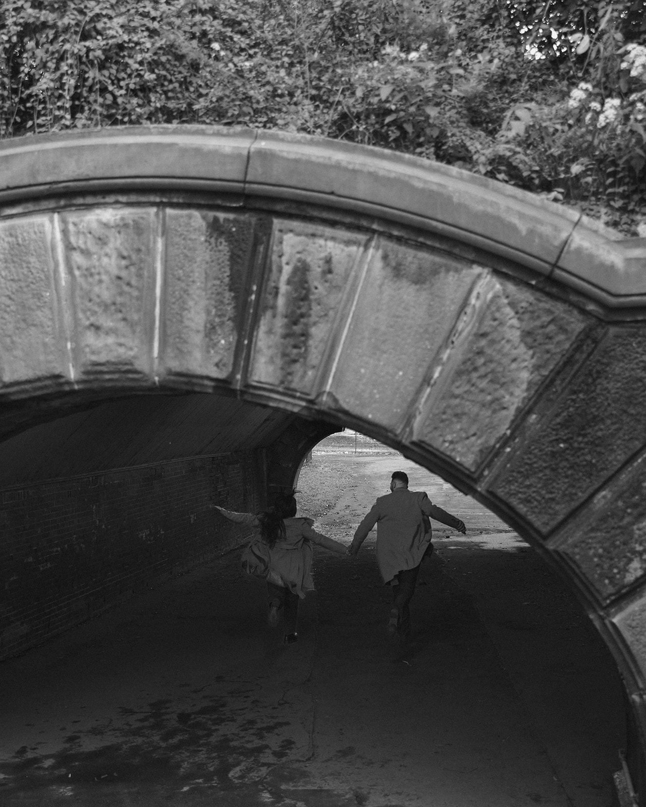 nyc central park fall couples session new york wedding photographer engagement session new york city wedding photographer running couple