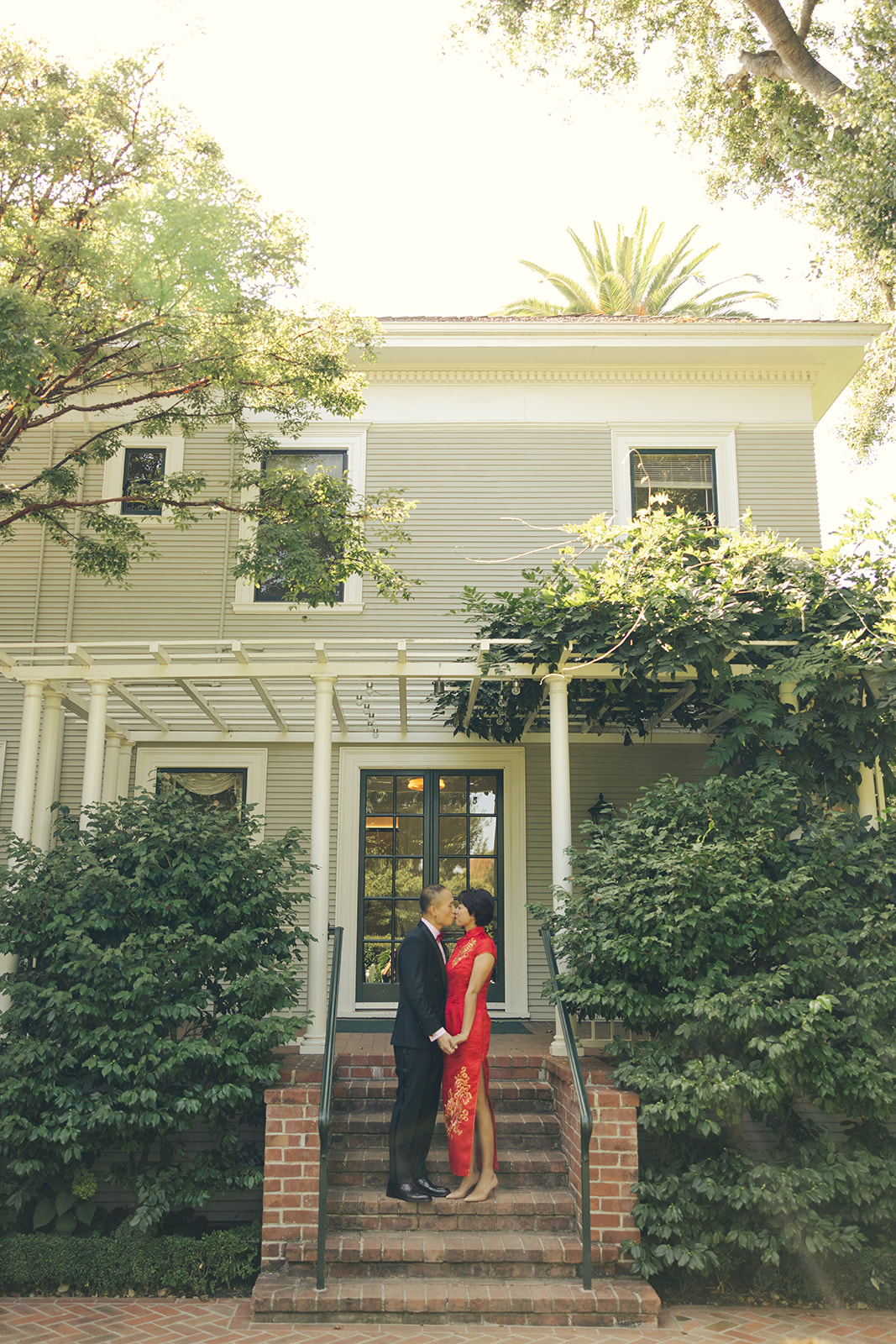 Kissing Newly Wed Photos Chinese Wedding Couple Portraits California Palo Alto Wedding Photographer in Gamble Garden