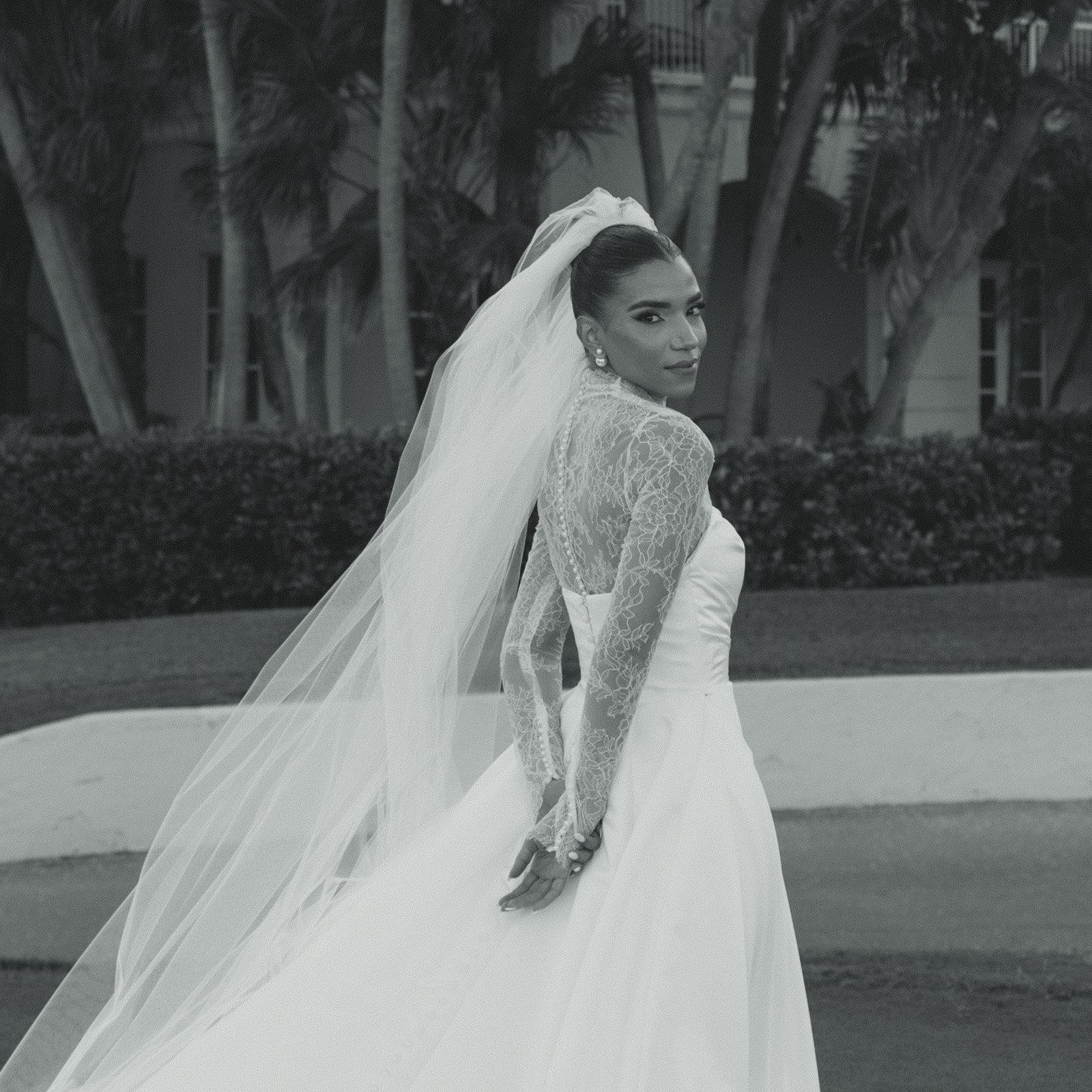 Editorial WEDVIBES Solo Bridal Portraits in JW Turnberry Miami Golf Course. Elegant Mesh Turtle Neck Essense of Australia Wedding Dress. in Black and White