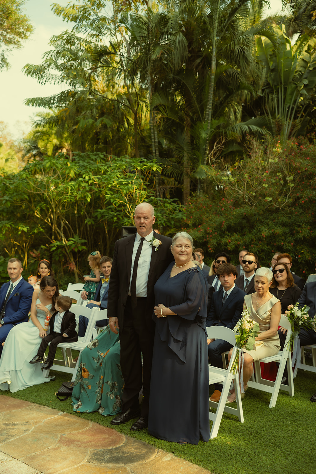 Sunken Garden Wedding Ceremony Guest Candid Documentary Wedding Photographer in St.Petersburg