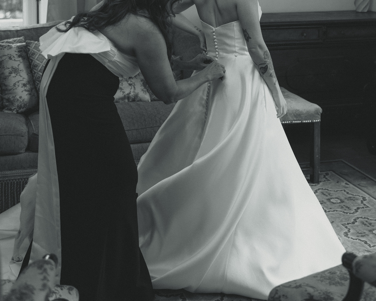 Documentary Wedding Bride Dress Zip Up Getting Ready Suite Villa Woodbine Tuscany-Inspired Venue Black and White