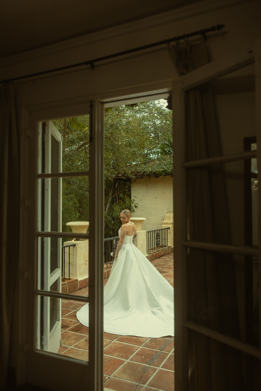 Documentary Wedding Bridal Portraits Bridal Suite Villa Woodbine Tuscany-Inspired Venue