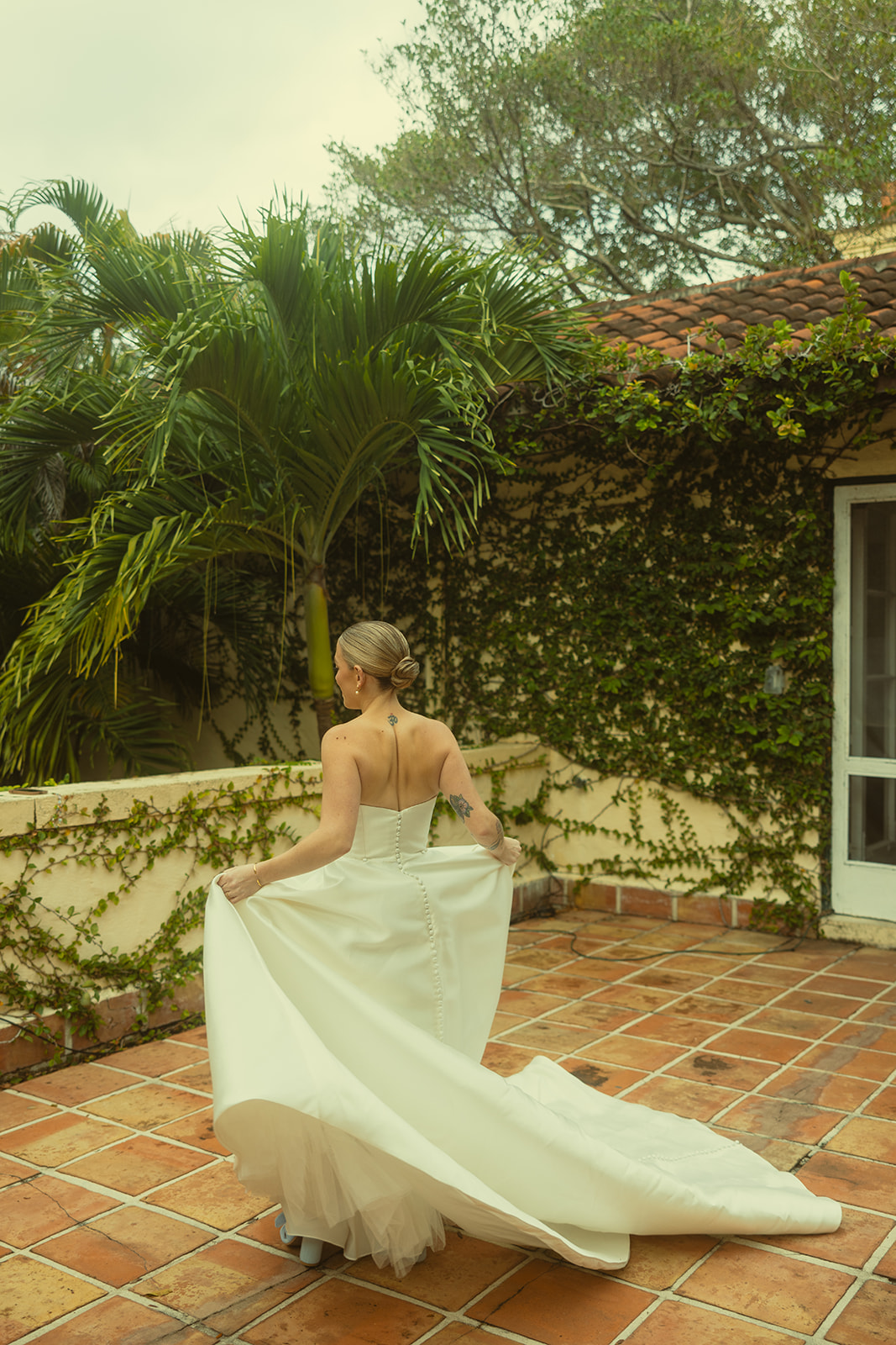 Documentary Wedding Allure Bride Wedding Dress Fun Bridal Portraits Villa Woodbine Tuscany-Inspired Venue