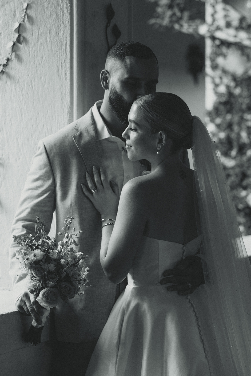 Newly Weds Couple Portraits Kissing Couple Villa Woodbine Tuscany-Inspired Venue in Miami Florida Black and White