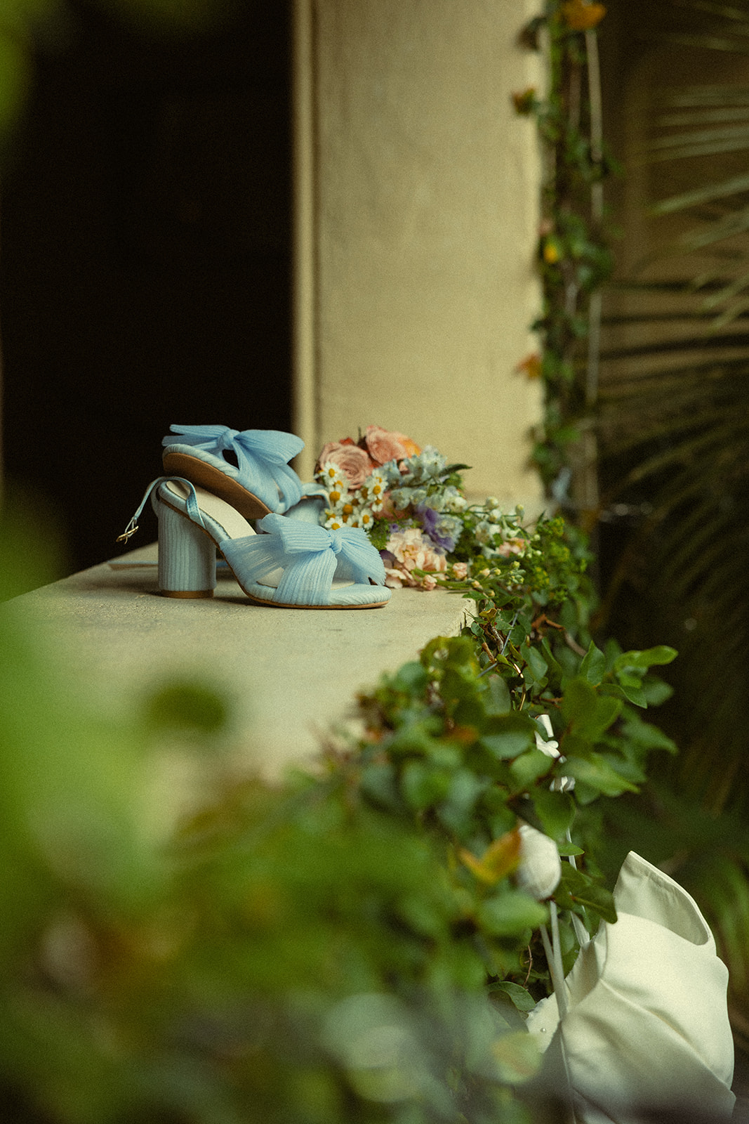 Bridal Details, Something Blue heels, Colorful Spring Bouquet Inspo. Villa Woodbine Tuscany-Inspired Venue