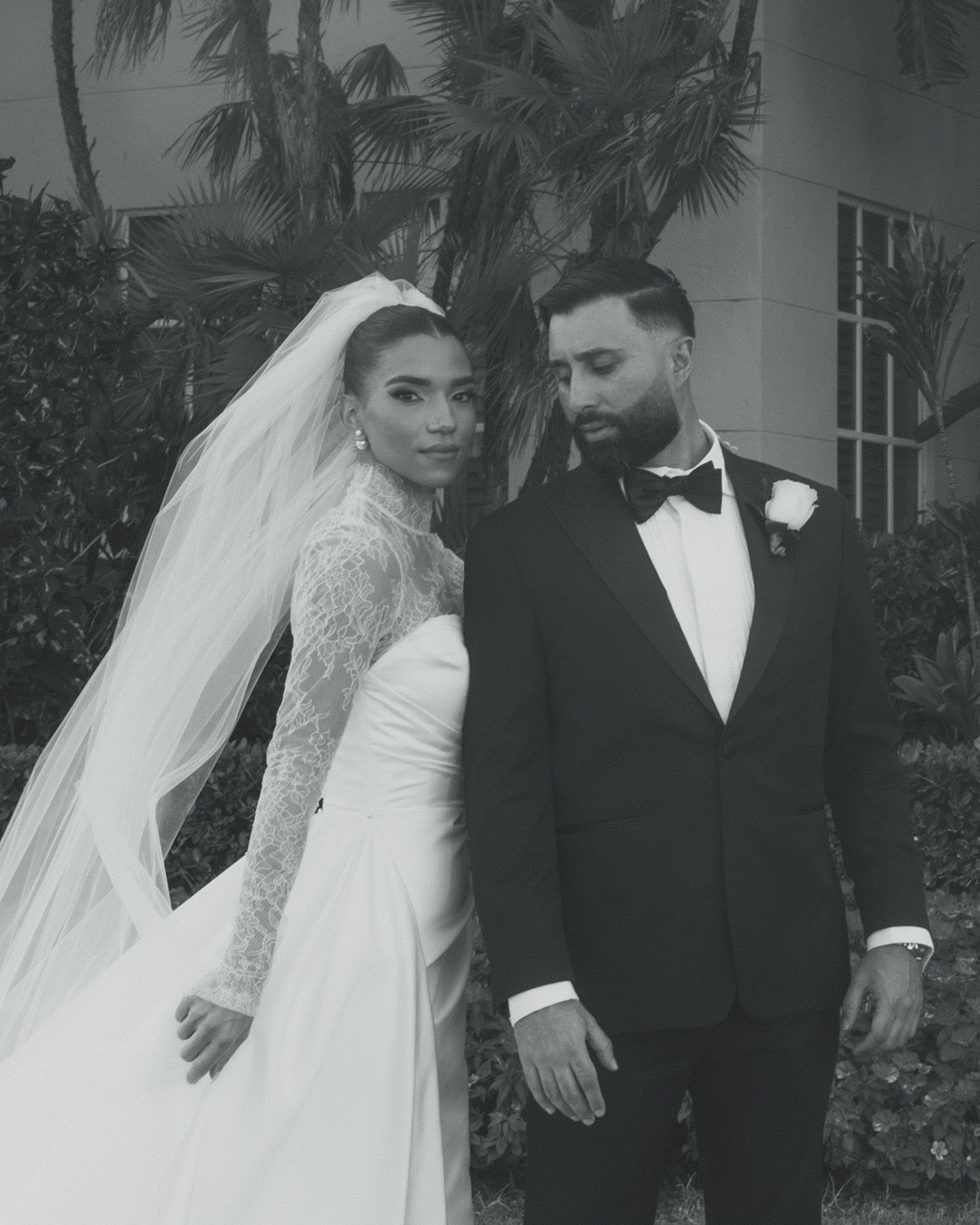 Black and White Elegant bride and groom wedding portraits JW Marriot Turnberry in Miami. Documentary Wedding Photographer