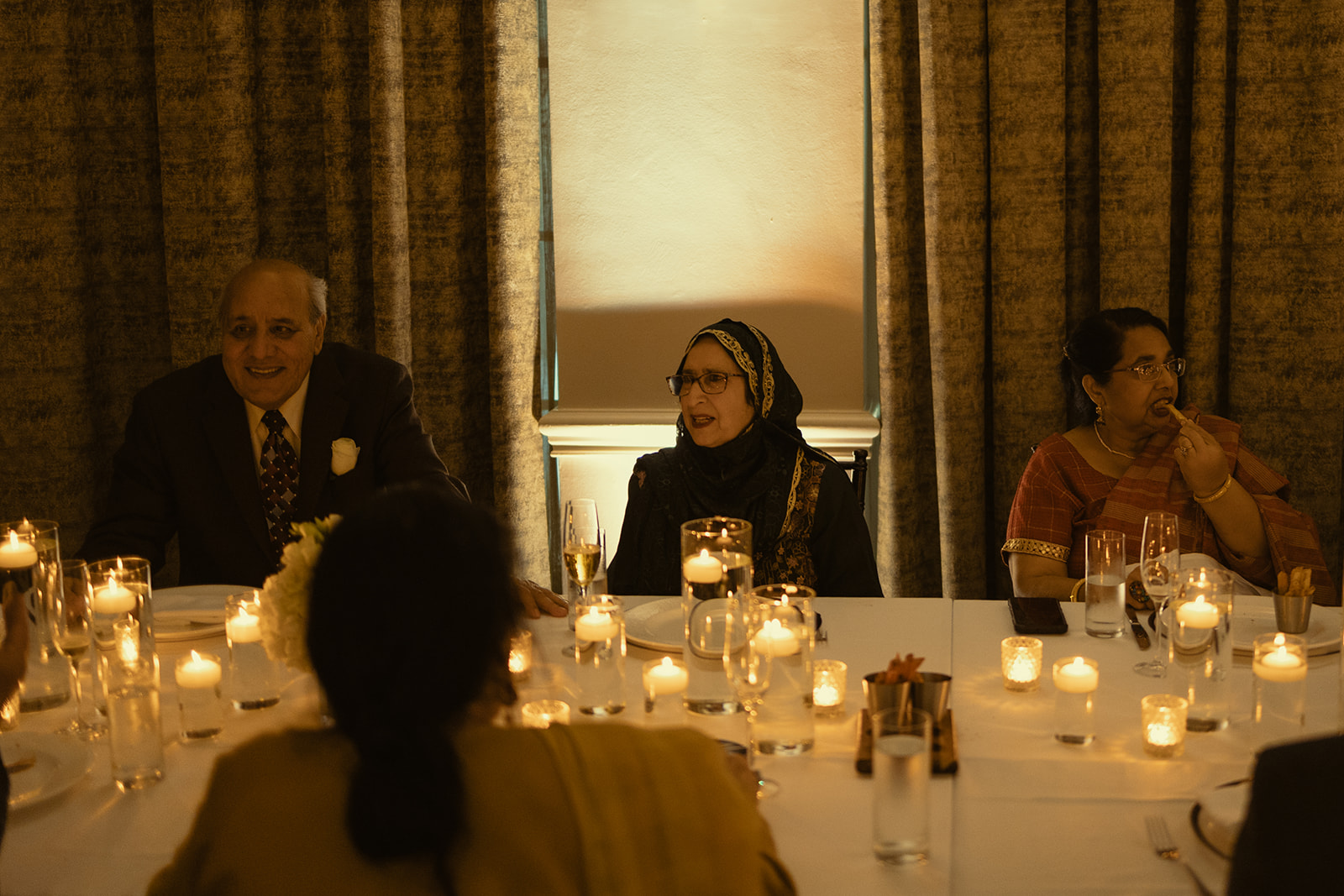 Wedding Guests Dinner Candids Marriott Turnberry in Miami