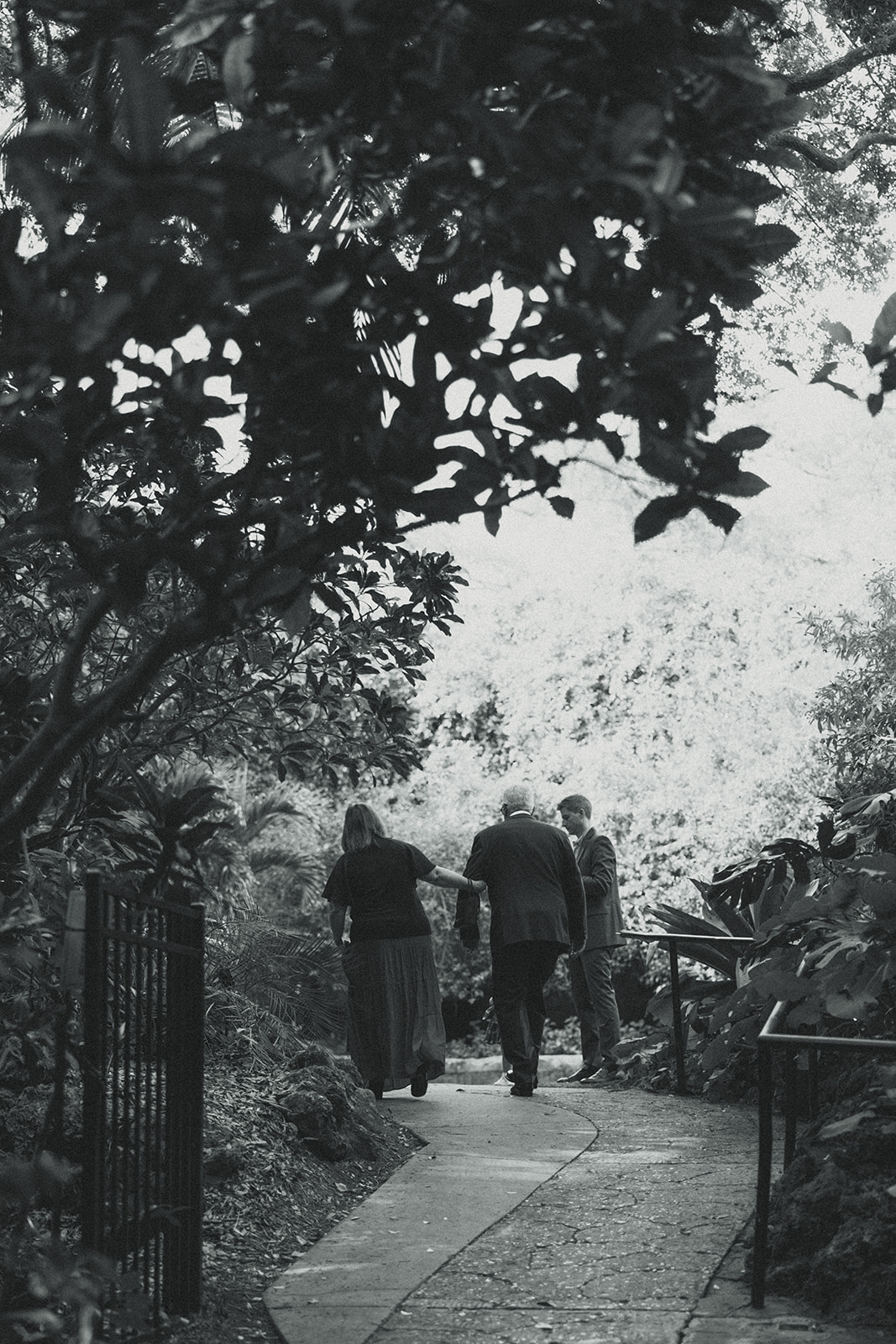 Sunken Garden Pre Wedding Ceremony Guest Candid Documentary Wedding Photographer in St.Petersburg in Black and White