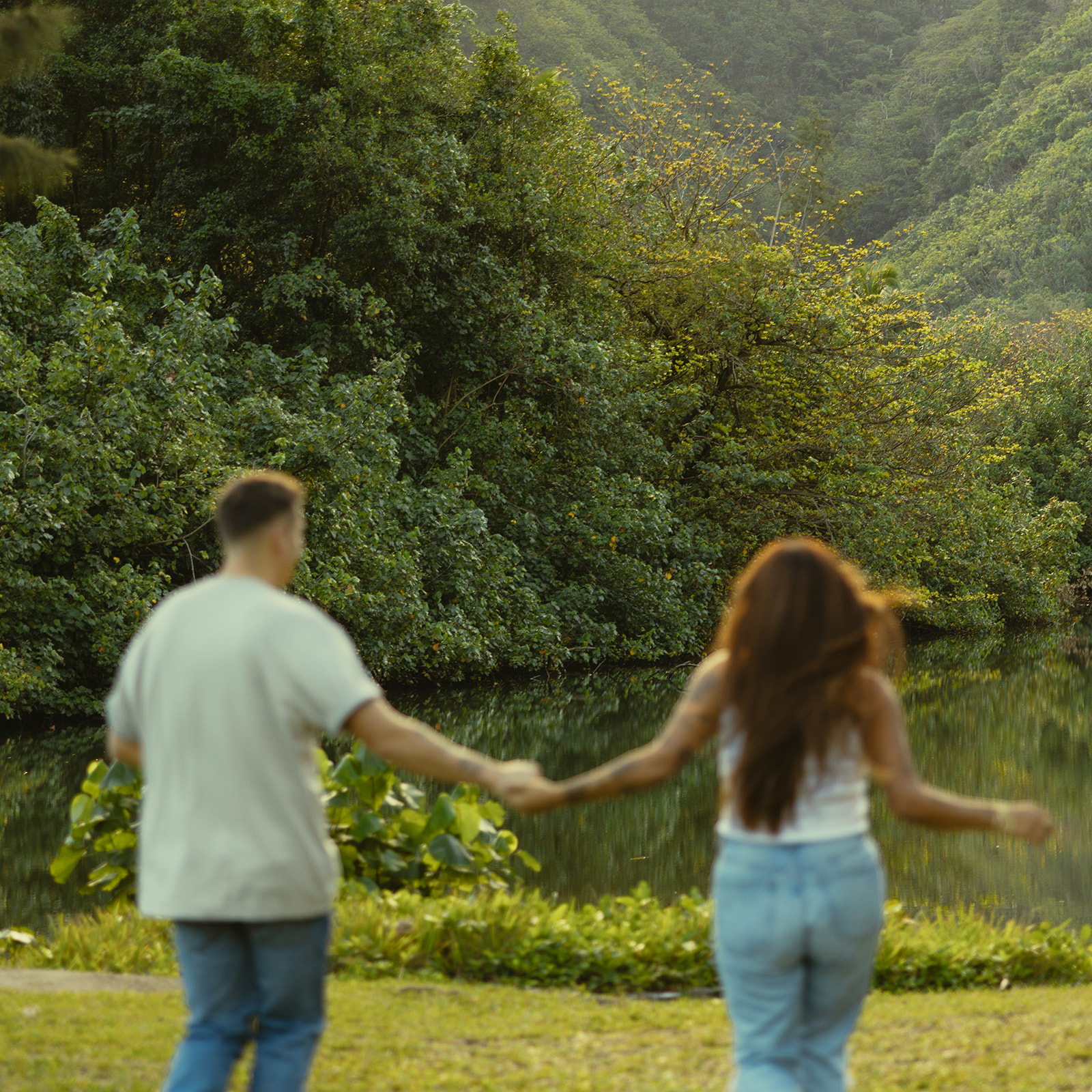 Lush Lakeside Mountains Oahu Hawaii Engagement Pictures Couple North Shore