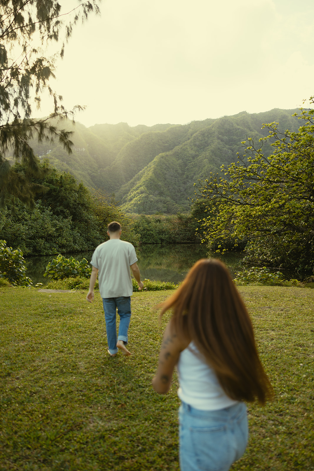 Lush Lakeside Mountains Oahu Hawaii Engagement Pictures Couple North Shore