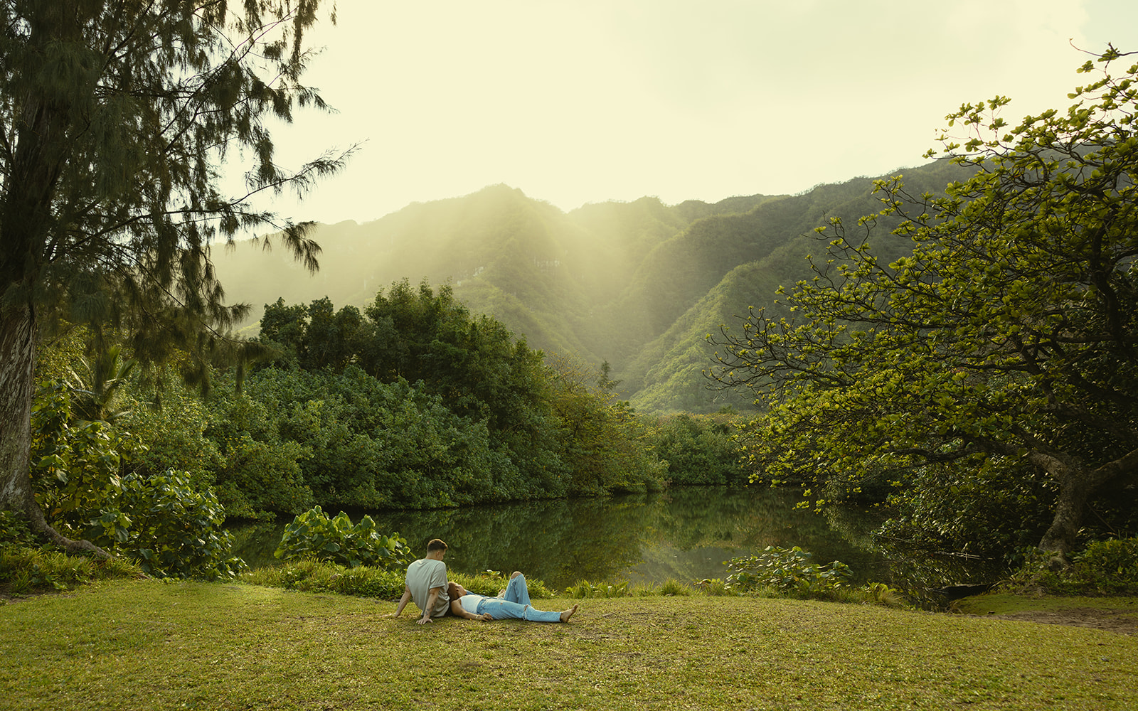 Lush Lakeside Mountains Oahu Hawaii Engagement Pictures Couple North Shore