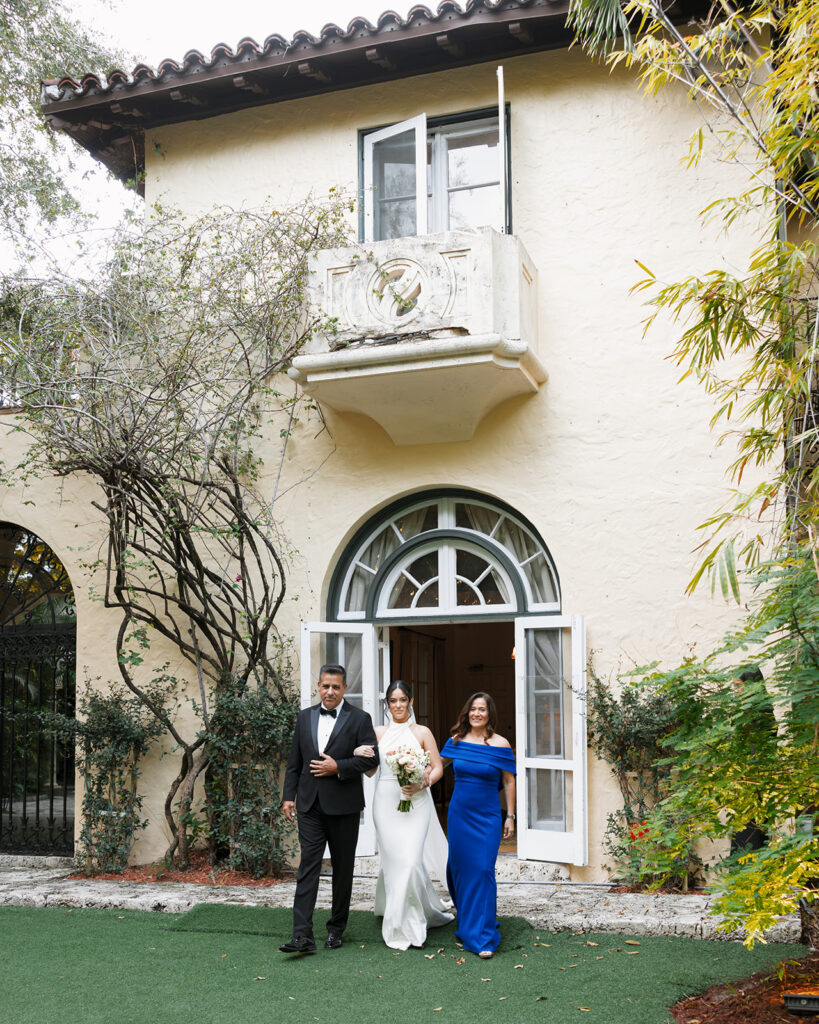 Villa Woodbine Oak Tree Wedding Ceremony