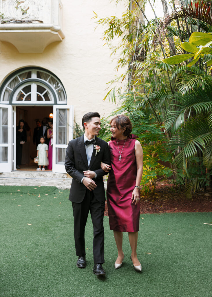 Villa Woodbine Oak Tree Wedding Ceremony