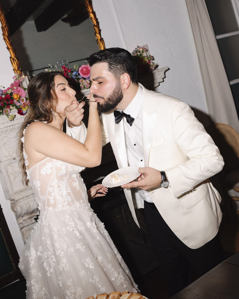 Villa Woodbine Wedding Cake Cutting